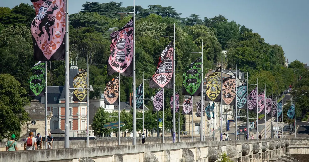 Le pont Wilson affiche les couleurs de la Touraine