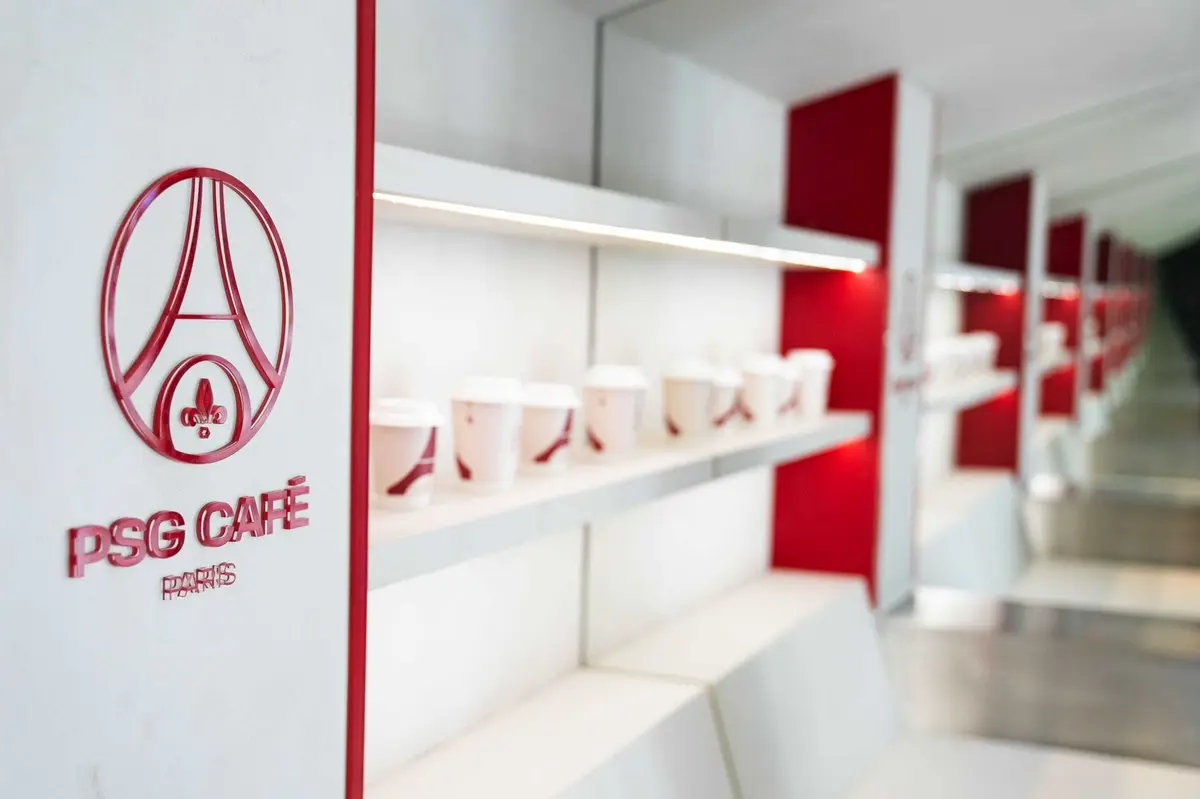 Le PSG Café, nouvelle adresse parisienne aux couleurs du Paris Saint-Germain
