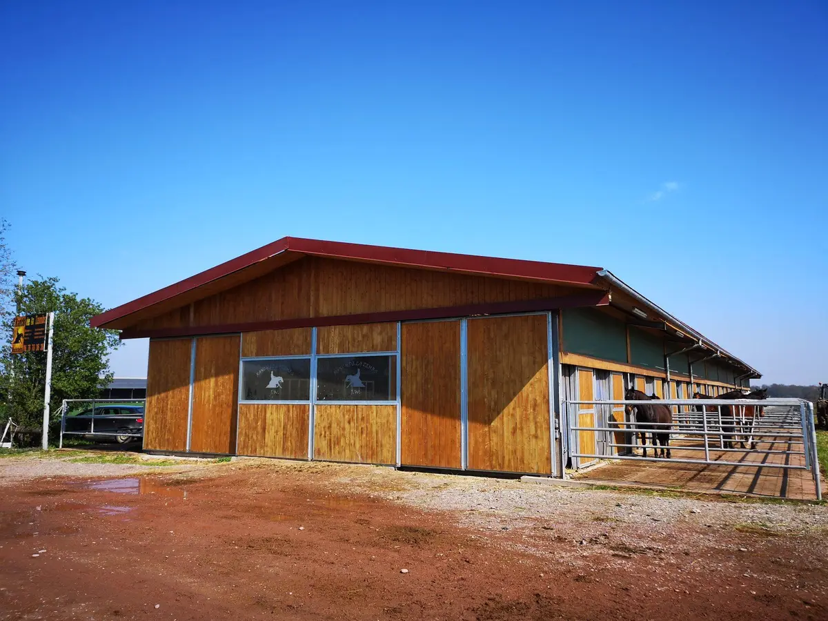 Les écuries du ranch de la Zembs