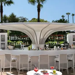 Le Red Stairs, le cocktail signature de l'Hôtel Barrière Le Majestic pour le Festival de Cannes