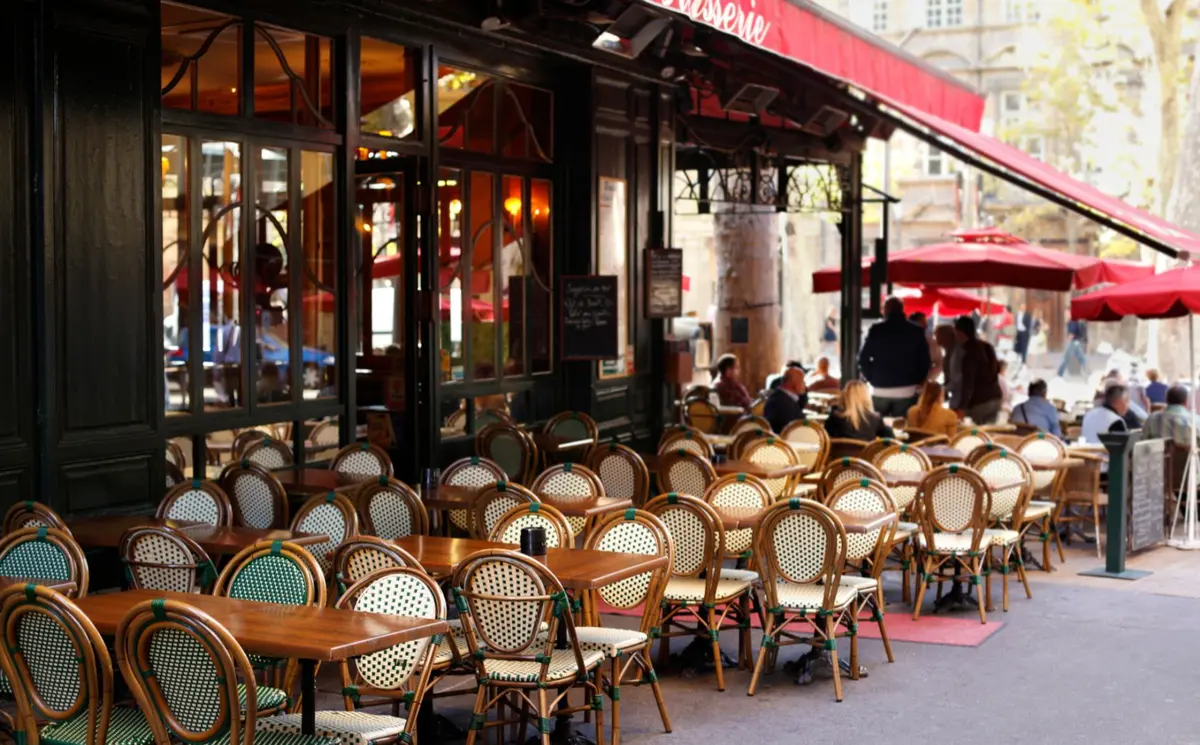 Le retour des terrasses estivales à Paris dès le 1er avril 2026