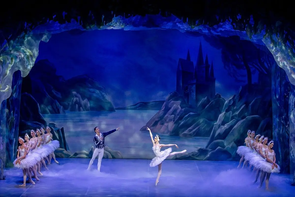 Les danseurs du Royal Classical Ballet incarnent la magie intemporelle du chef-d’œuvre de Tchaïkovski