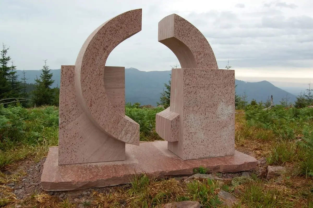 Le Sentier des Sculptures d'Alsace : un parcours d'art contemporain en forêt vosgienne