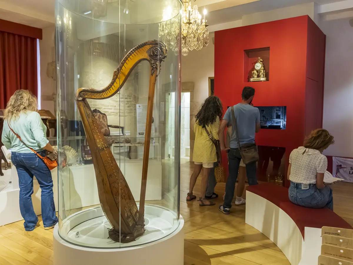 Le stand « tourisme & loisirs » Coteaux Béarn Madiran s’invite au Week-end de l'Histoire au château !