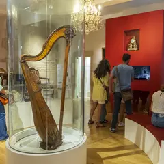 Le stand « tourisme & loisirs » Coteaux Béarn Madiran s’invite au Week-end de l'Histoire au château !