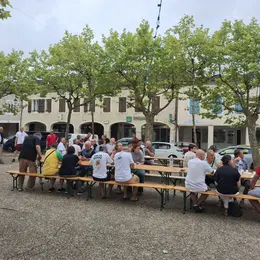 Le stand « tourisme & loisirs » Coteaux Béarn Madiran s’invite au marché d'Arzacq !