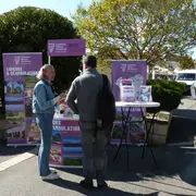 Le stand « tourisme & loisirs Coteaux Béarn Madiran s’invite au marché !