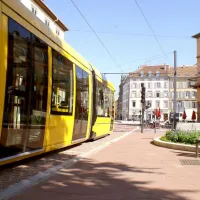 Le tram de Mulhouse, place de la République DR