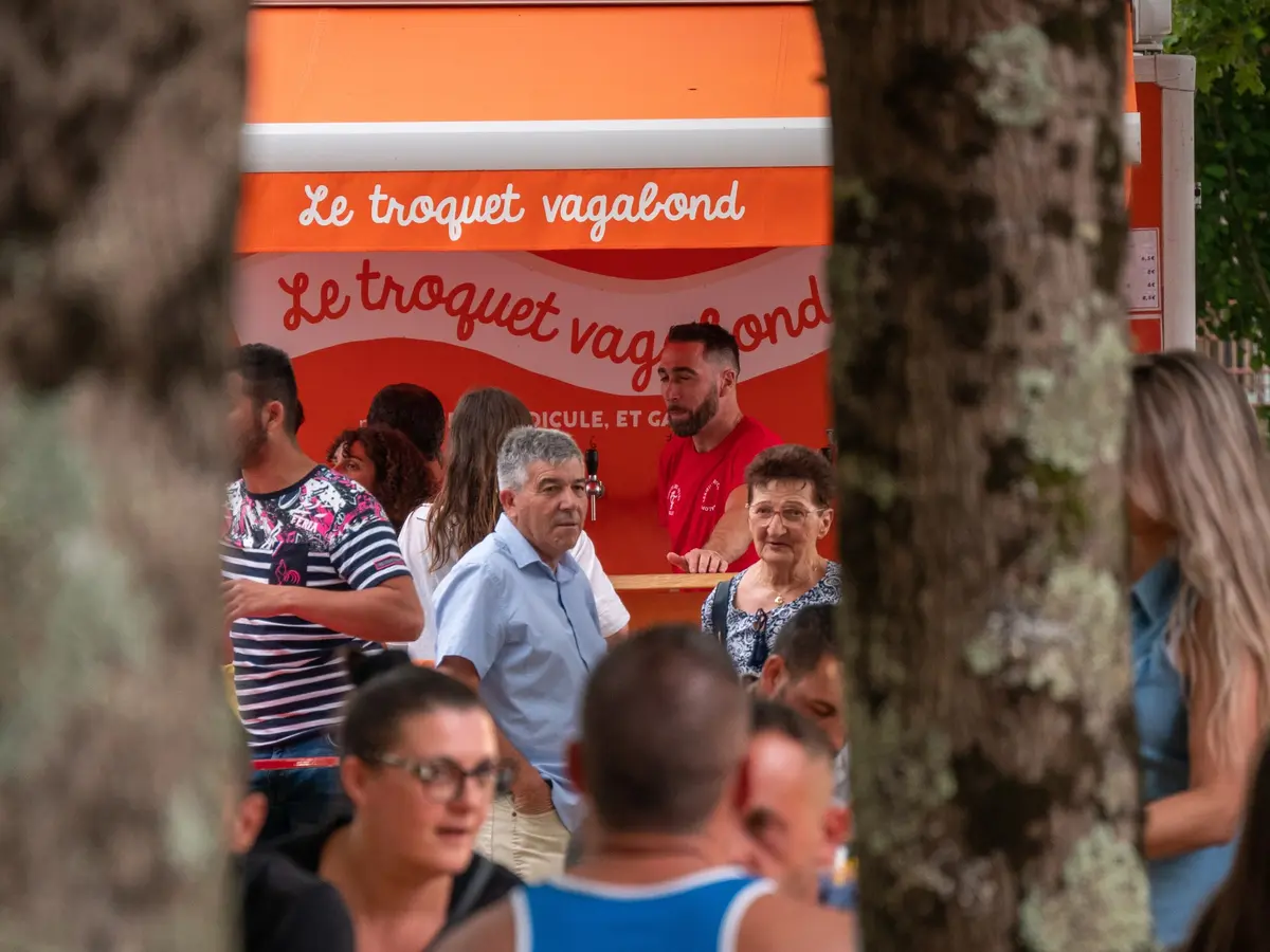 Le Troquet Vagabond : Fête de village itinérante