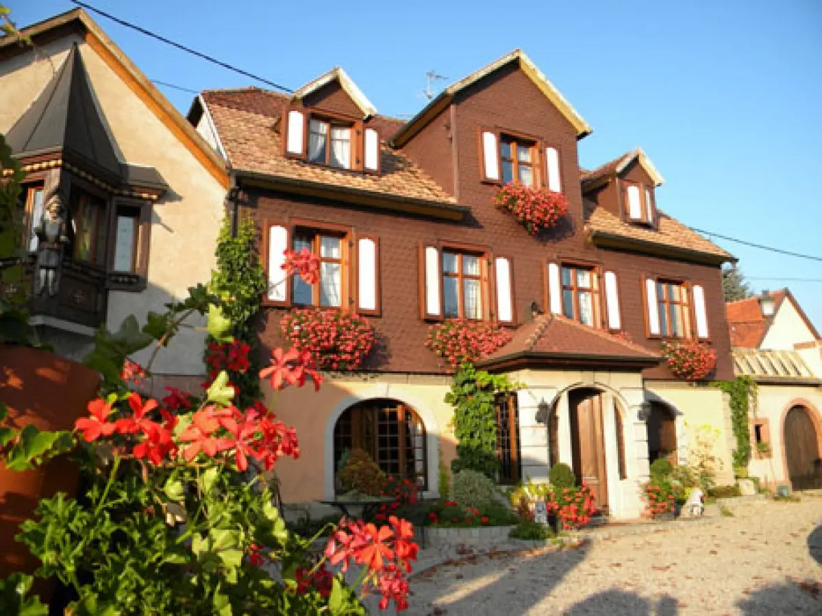 Le viticulteur Guy Wach produit ses vins dans une charmante cave