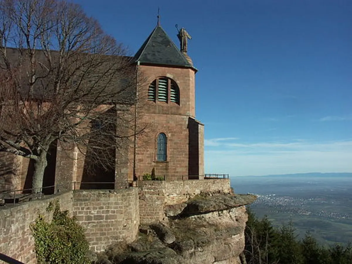 Le belv&eacute;d&egrave;re est &eacute;galement l'occasion de profiter d'une superbe vue de la Plaine d'Alsace