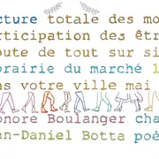 Lecture à la librairie du marché