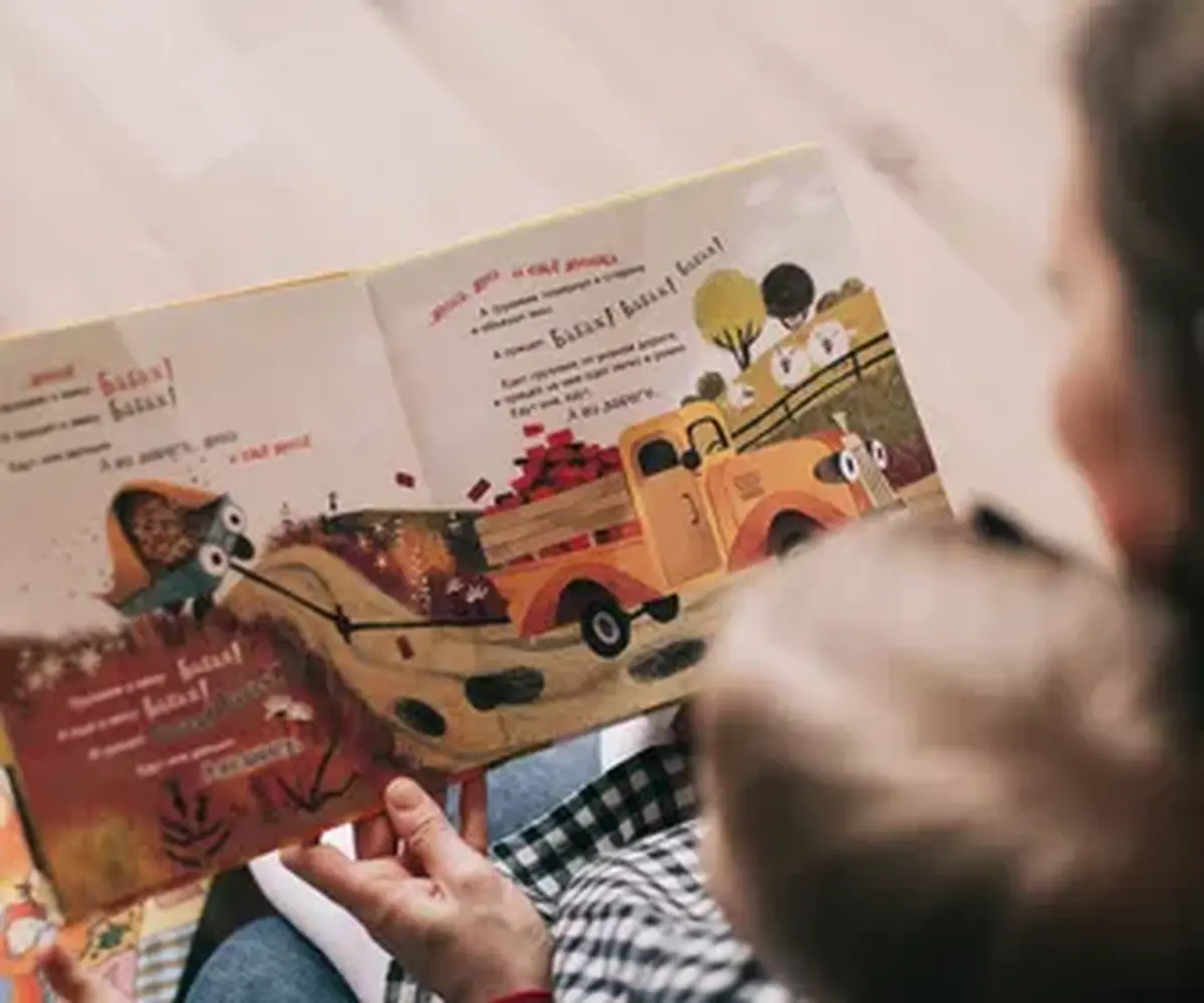 Lecture à la médiathèque
