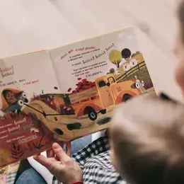 Lecture à la médiathèque