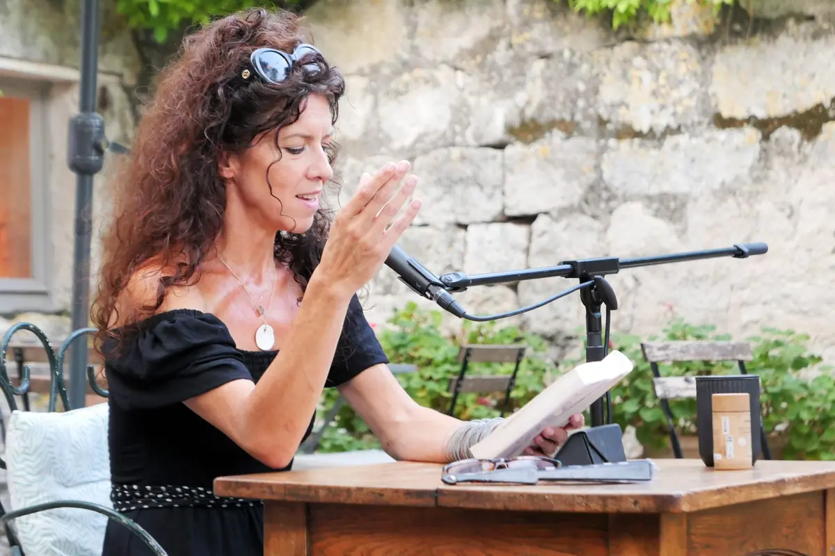 Lecture à voix nue avec Elizabeth Masse