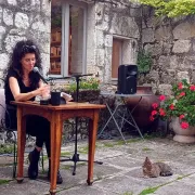 Lecture à voix nue Surprise chez Livres Books & Co