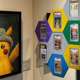 Lectures LSF/FR au Musée en Herbe pour l'exposition Admirez les tous, exposition hommage à Pokémon.