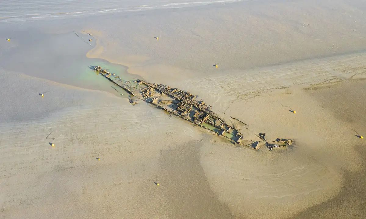 Epave sur la plage de Zuydcoote