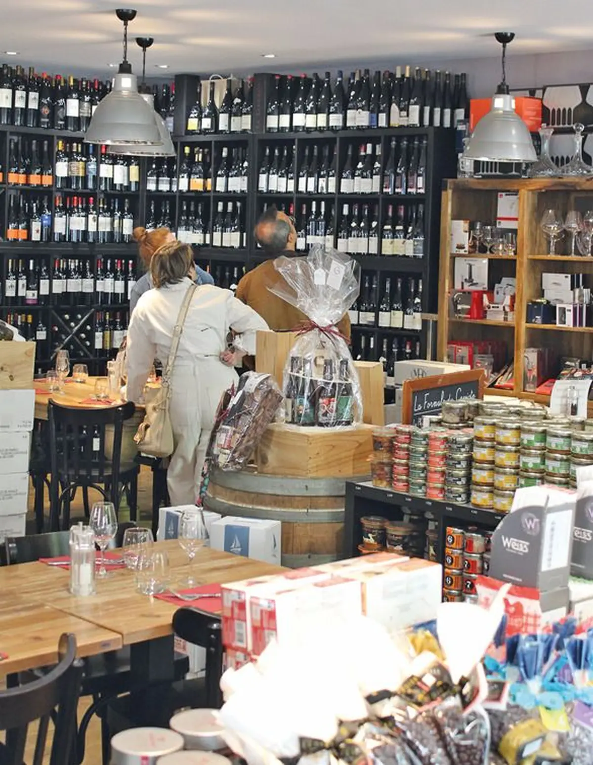 Les Domaines qui Montent, leur joli sélection de vins et leurs tables