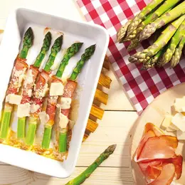 Les asperges au jambon de parme gratinées au parmesan