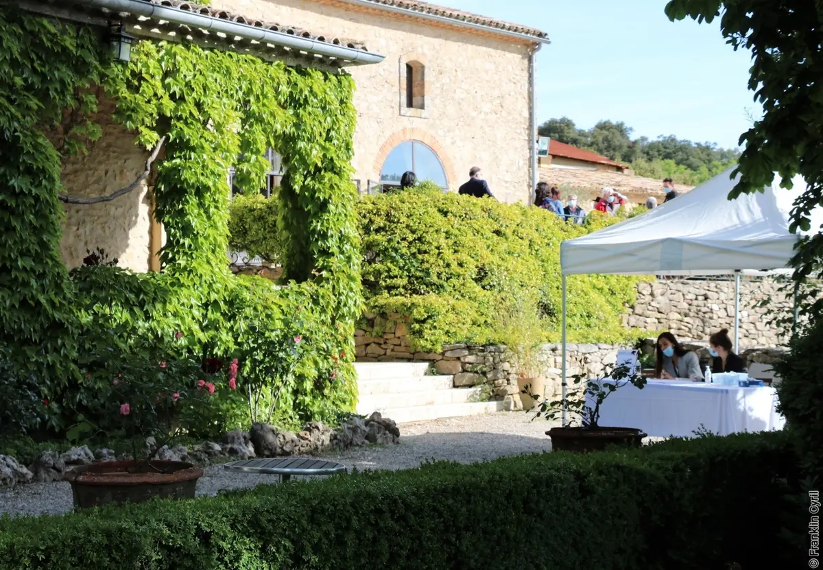 Les Banquets De Château-Bas