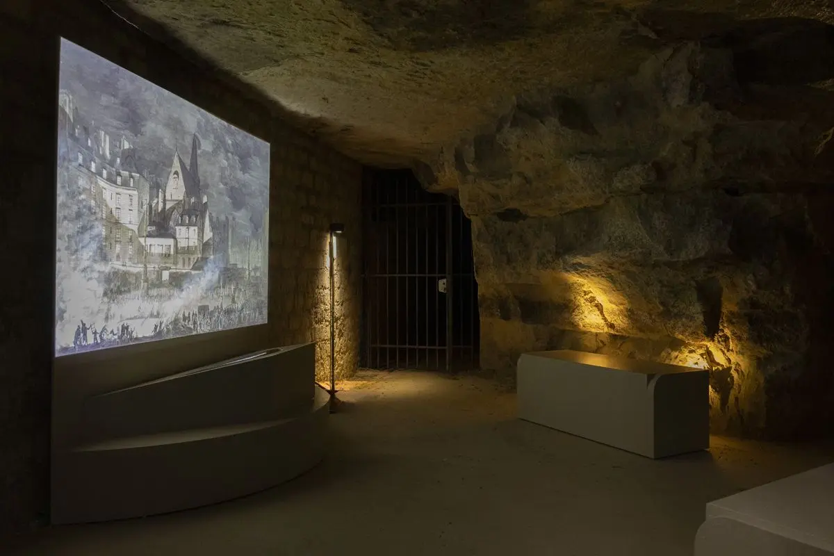 Projections d’images et d’archives