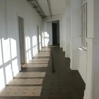 Les couloirs de l'ancien lycée d'Altkirch, squattés par des oeuvres d'art contemporain DR