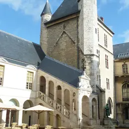 Les Ducs et leur palais par Marguerite de Flandre