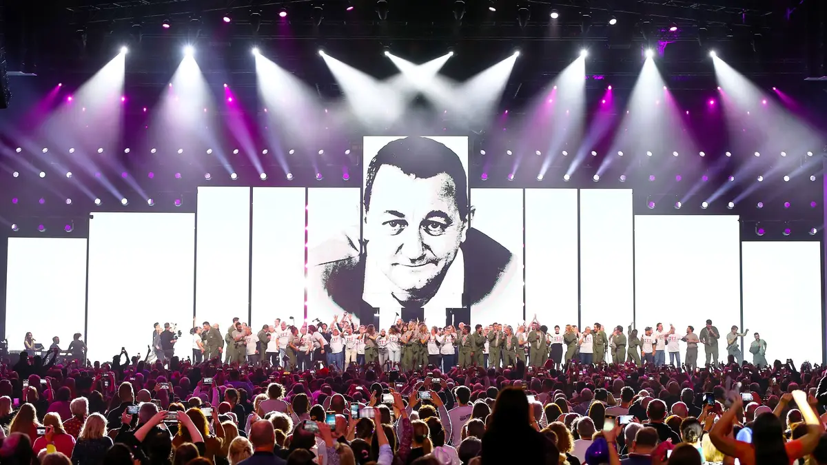 Le final du spectacle des Enfoirés : La Chanson des Restos