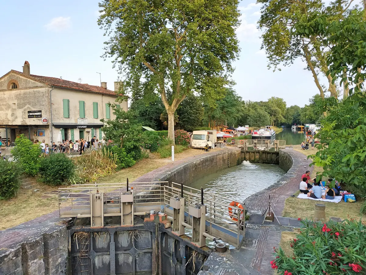 Les Escales Du Canal à Gardouch