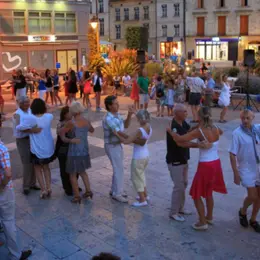 Les Estivales | Les jeudis ça danse!