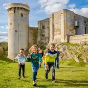 Les Étonnants Patrimoines :  À l'attaque du château