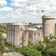 Les Étonnants Patrimoines : A la recherche de l\'épée perdue - Visites famille au château de Falaise