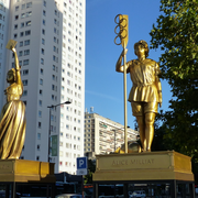 Les femmes en or de Paris 2024 à la Porte de la Chapelle - Visite guidée