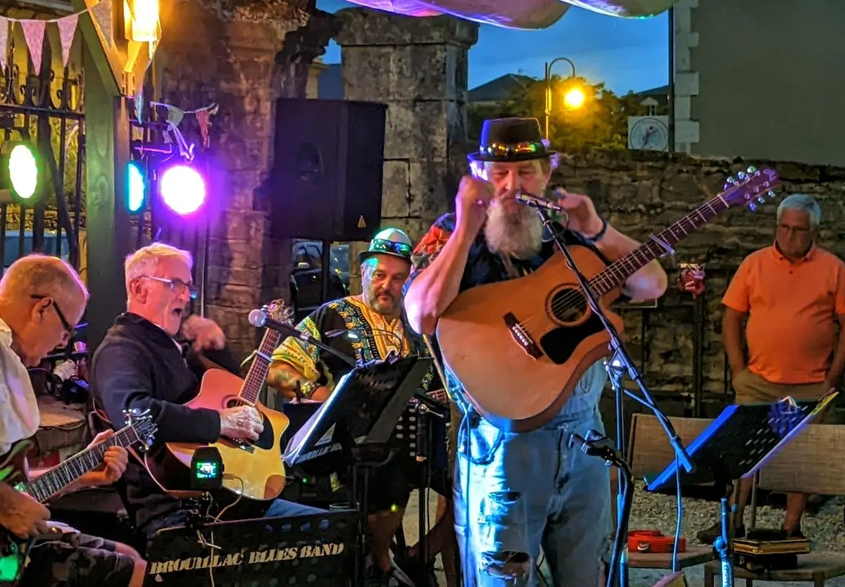Les Franglais by Château de Gâteaux : Friday night is music night - Brouillac Rockers