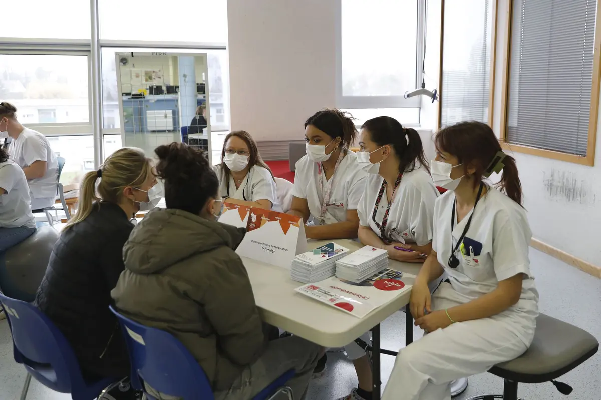 Les infirmières vous expliquent leur travail