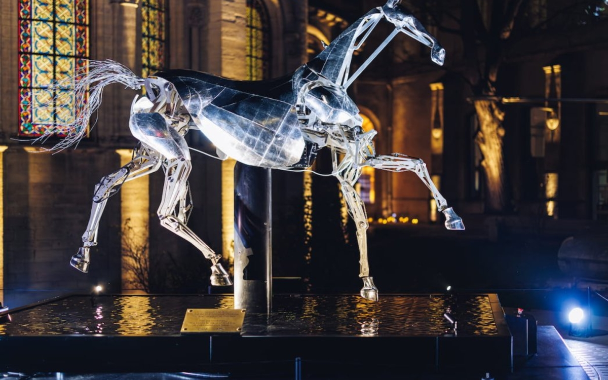 Le cheval Zeus lors de la cérémonie d’ouverture des JO de Paris 2024