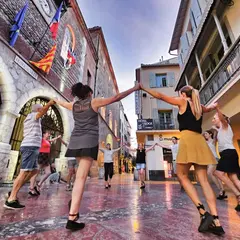 Les Lundis Sardanes - Place Léon Gambetta