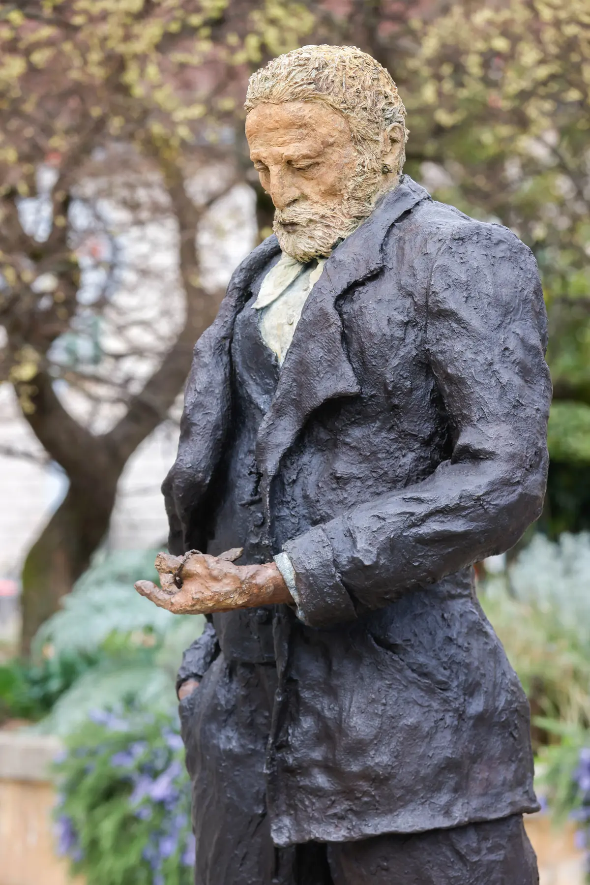 Les personnalités bisontines - De Charles Fourrier à Colette