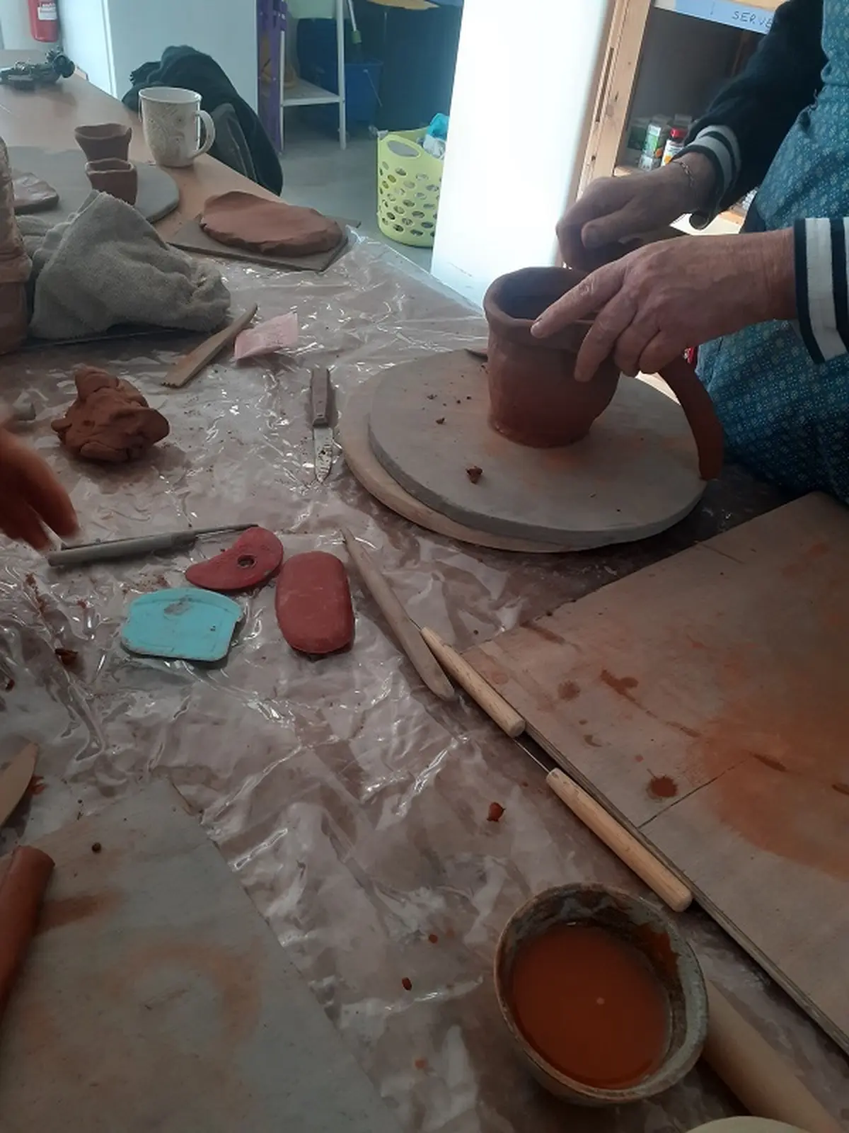 Les petites mains: Atelier terre enfants/parents