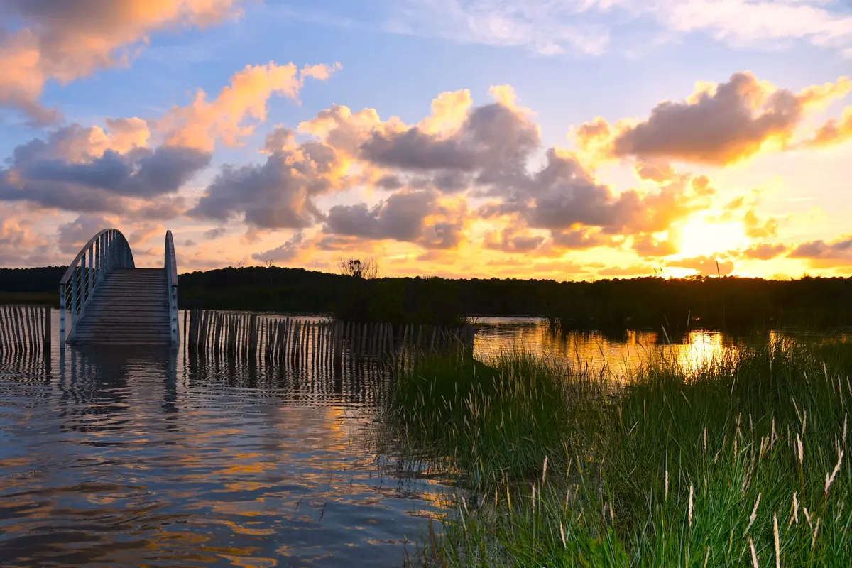 Les pieds dans l'eau à marée haute