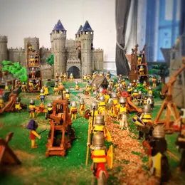 Les Playmobil prennent leur quartier d'été à l'Abbaye aux Dames !