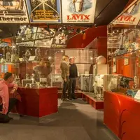 La visite guidĂ©e « Les scientifiques de l’ombre » revient sur le parcours de scientifiques oubliĂ©s – hommes et femmes – dont les dĂ©couvertes ont pourtant largement contribuĂ© Ă l’avancĂ©e des connaissances sur l’électricitĂ©. © DR