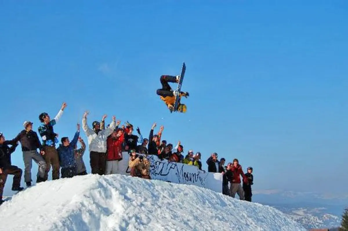 Les snowboarders prennent leur pied