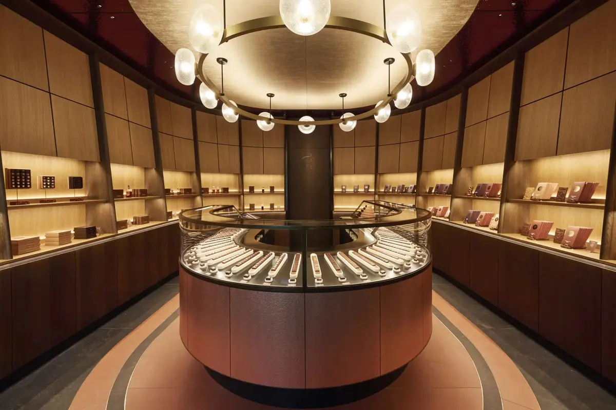 Les tartes fines Infiniment Chocolat de Pierre Hermé à Paris