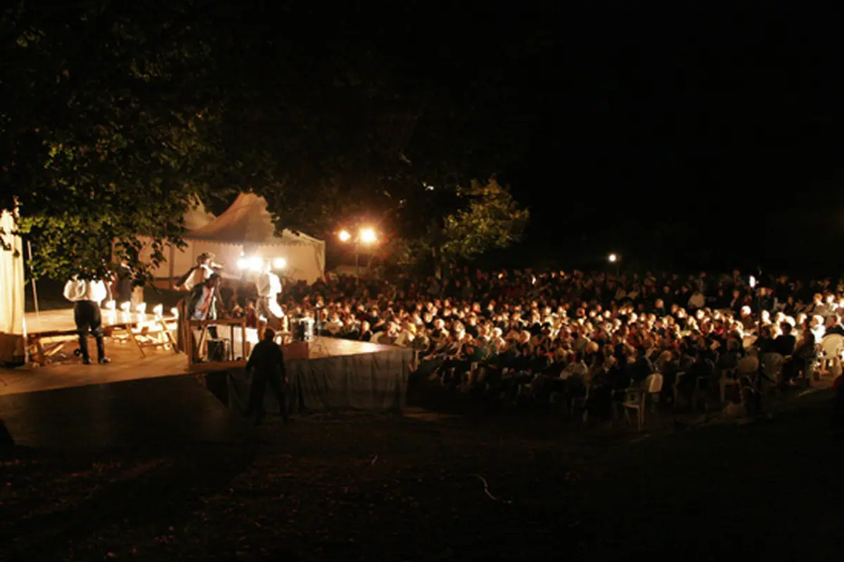 Les Théâtrales de Collonges-la-Rouge - Théâtre de plein air