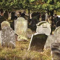 Les tombes du cimetière israélite couvrent plusieurs siècles d'histoire. DR