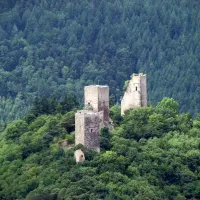 Vue sur les 3 château d'Eguisheim DR