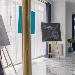 Les Œuvres d'Eos de Laura Rucinska à l'Atelier des Rêves dans le 14e arrondissement de Paris