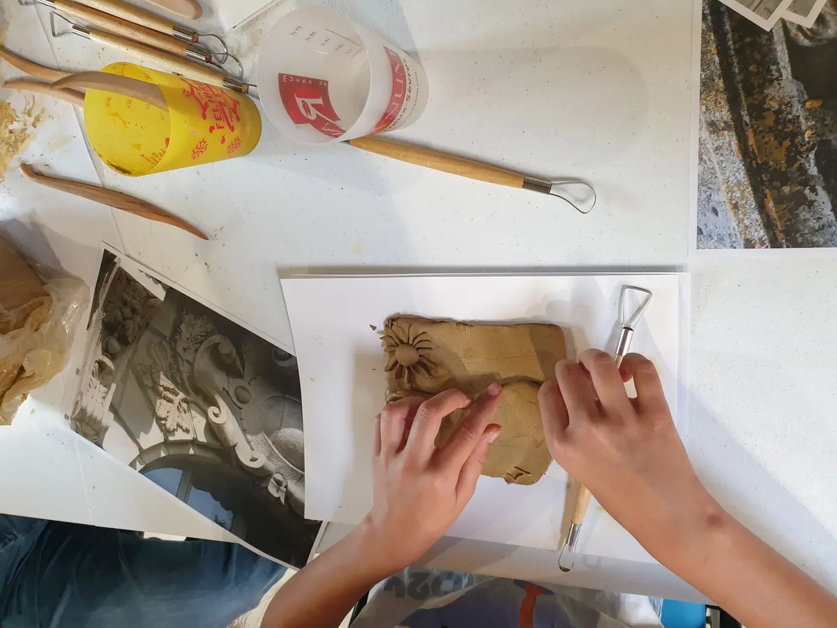 Les vacances, c'est patrimoine : Décors d'argile